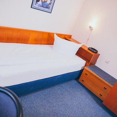 Hotel Zum Grunewald Dinslaken Bagian luar foto