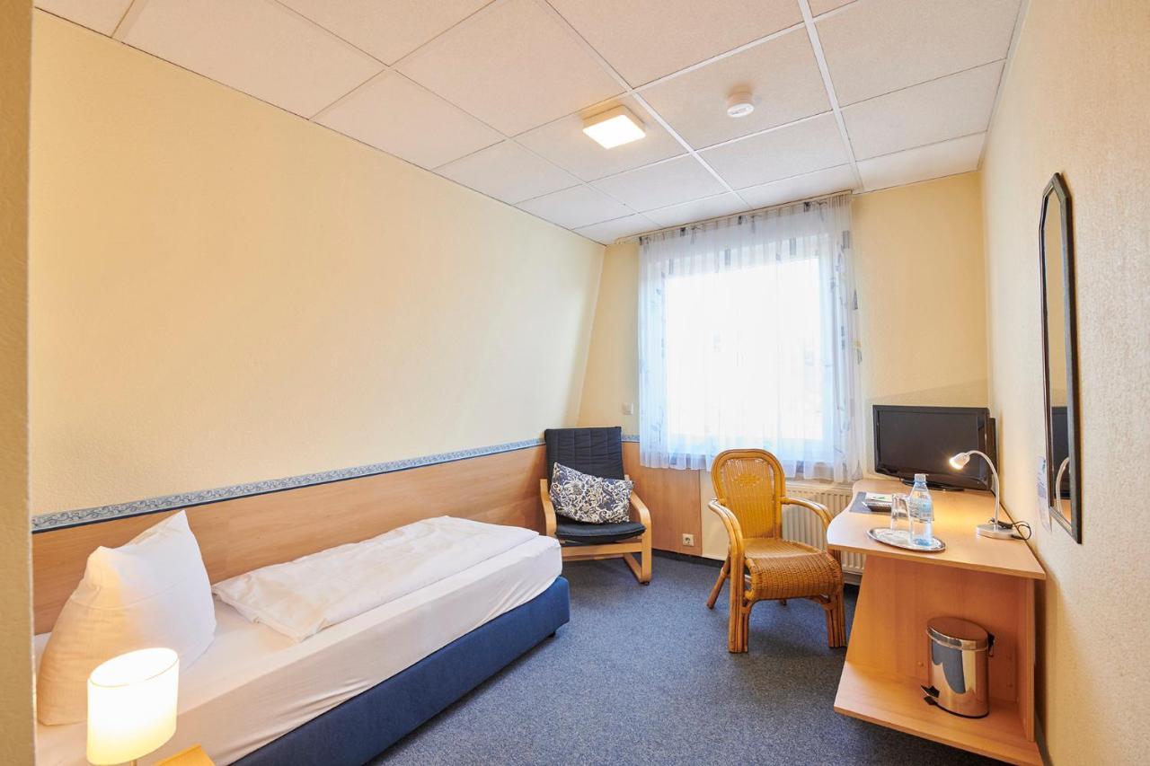 Hotel Zum Grunewald Dinslaken Bagian luar foto