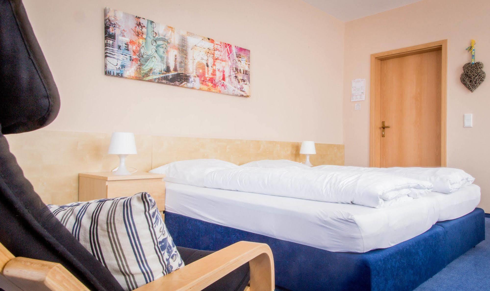 Hotel Zum Grunewald Dinslaken Bagian luar foto